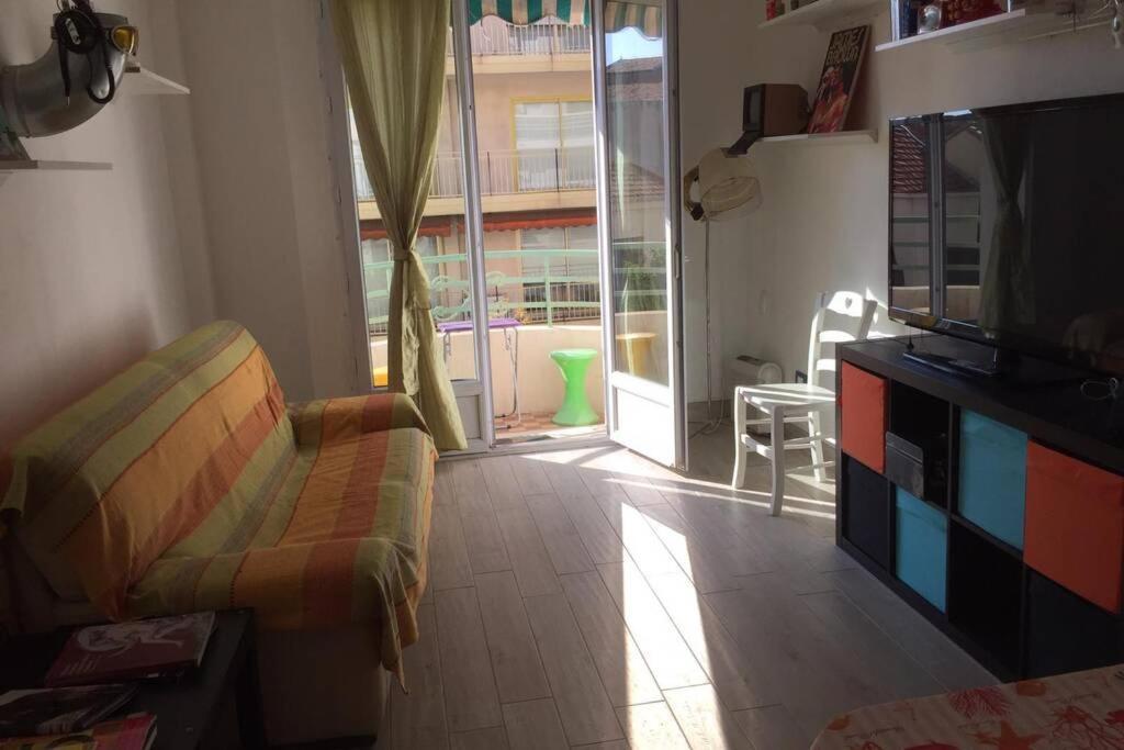 Grand F2 60Mq Centre Antibes, Proche Plages, Commerces, 2 Balcons, Parking, Train, Bus, Deco Vintage, Pet Friendly, Ideal Famille Ou 1-2 Couples Zewnętrze zdjęcie