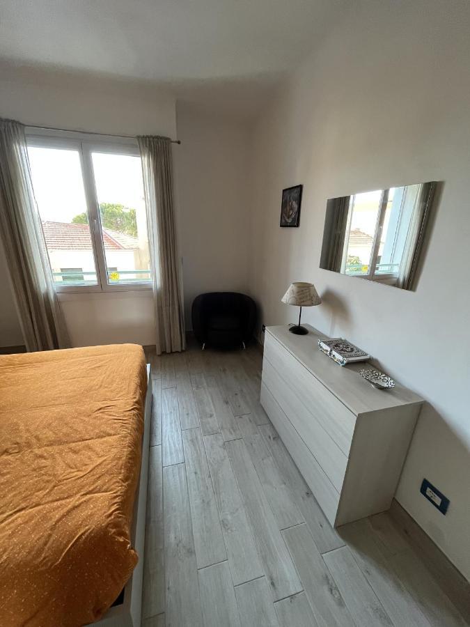 Grand F2 60Mq Centre Antibes, Proche Plages, Commerces, 2 Balcons, Parking, Train, Bus, Deco Vintage, Pet Friendly, Ideal Famille Ou 1-2 Couples Zewnętrze zdjęcie