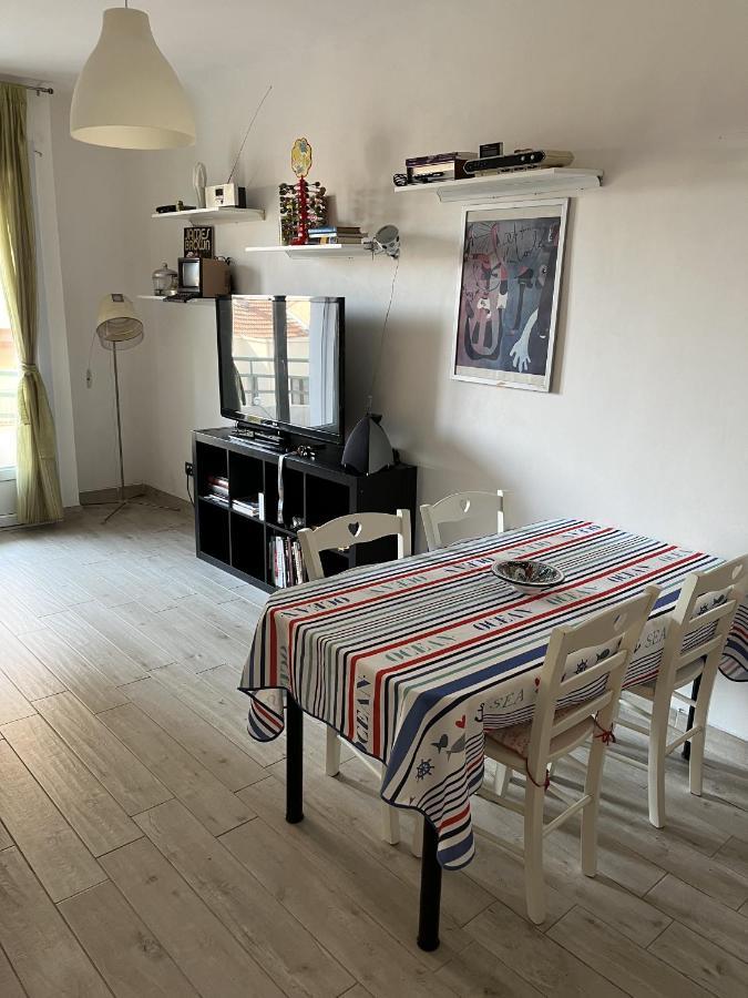Grand F2 60Mq Centre Antibes, Proche Plages, Commerces, 2 Balcons, Parking, Train, Bus, Deco Vintage, Pet Friendly, Ideal Famille Ou 1-2 Couples Zewnętrze zdjęcie